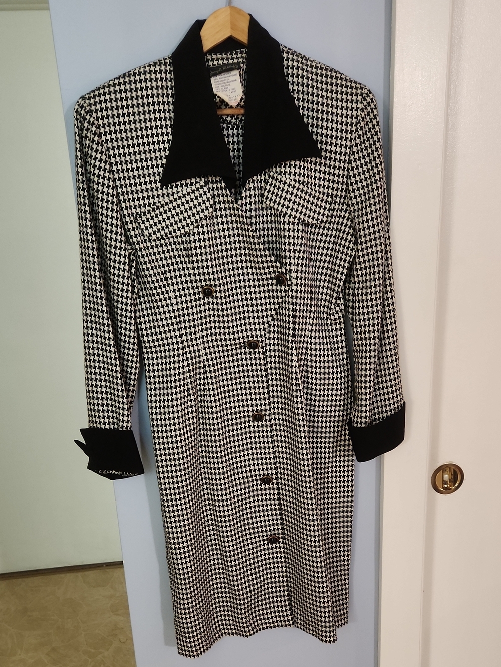 Womens Black And White Retro Dress